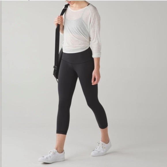 Lululemon Black Cropped Wunder Under Tights Leggings - Picture 1 of 14